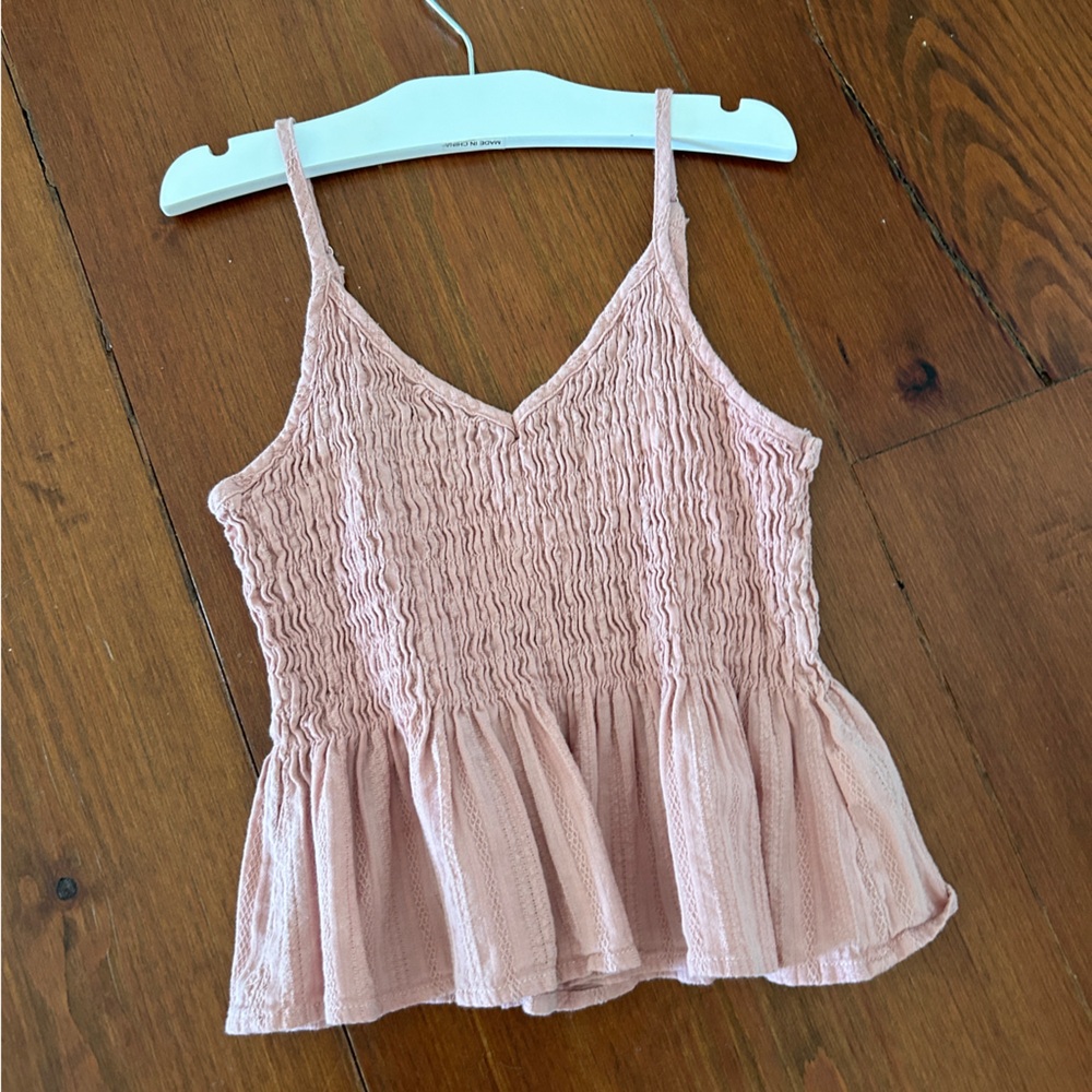 Cute XS pink top!